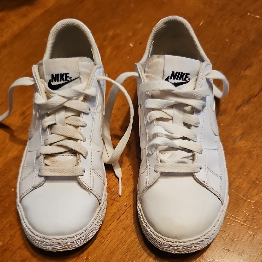 Nike White and Black Youth Sneakers